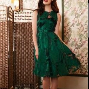 Beautiful Green retro Lace and Taffeta Dress